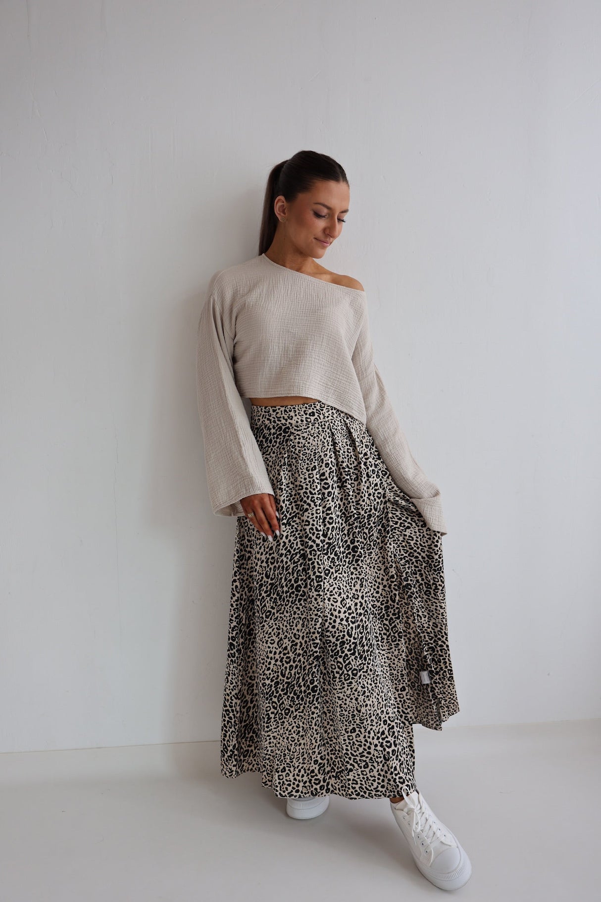 Luftiger Rock mit Leoprint Layla